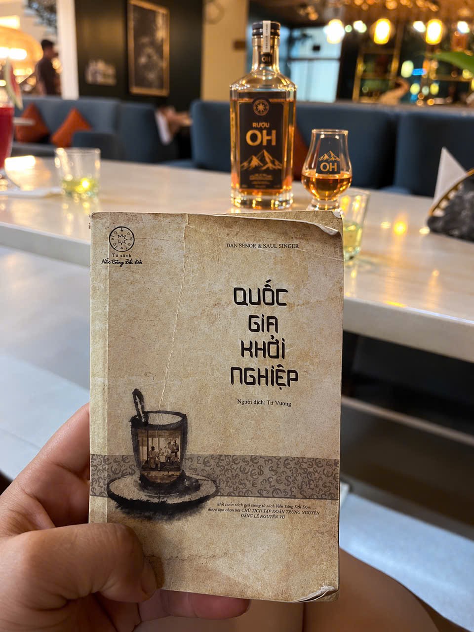 Thưởng thức Rượu OH tại không gian hiện đại